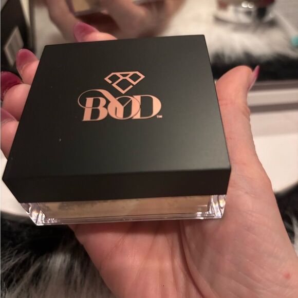 BYOD Translucent Setting Powder - Picture 2 of 4